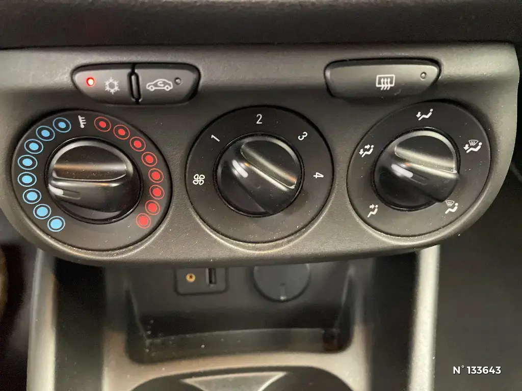 OPEL CORSA E - Miniature 10