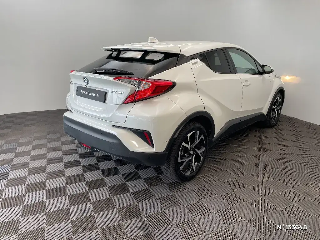 TOYOTA C-HR - Miniature 2