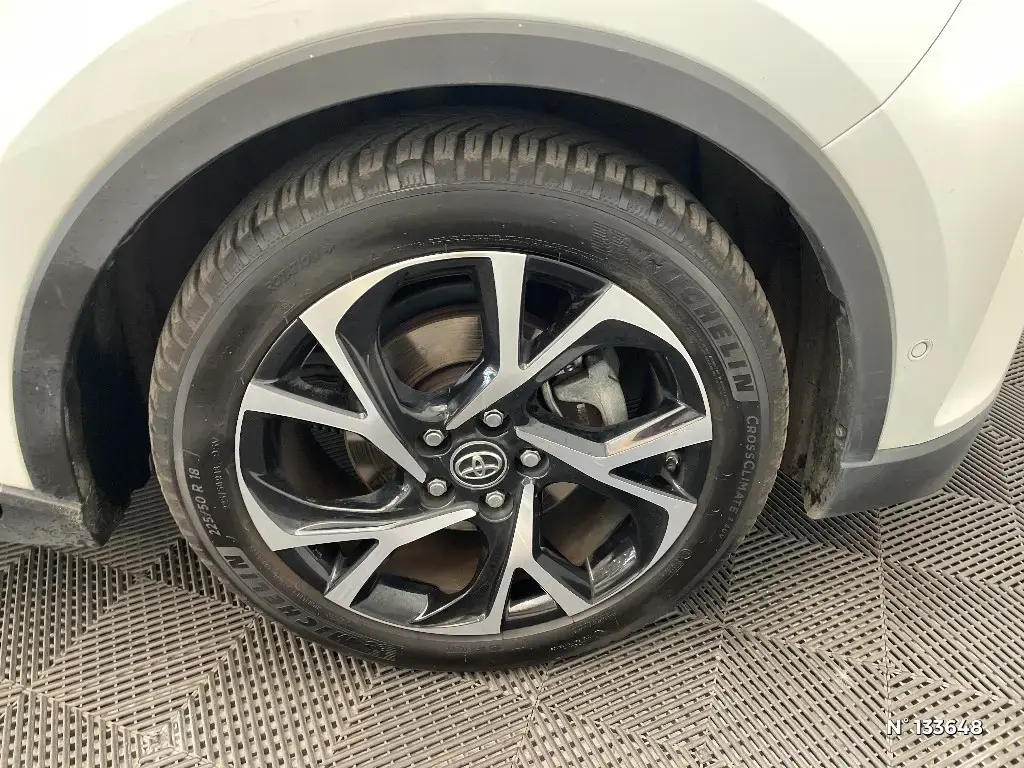 TOYOTA C-HR - Miniature 5