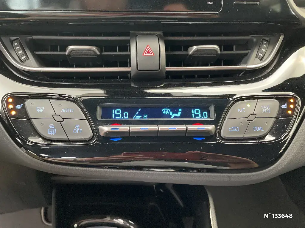 TOYOTA C-HR - Miniature 11