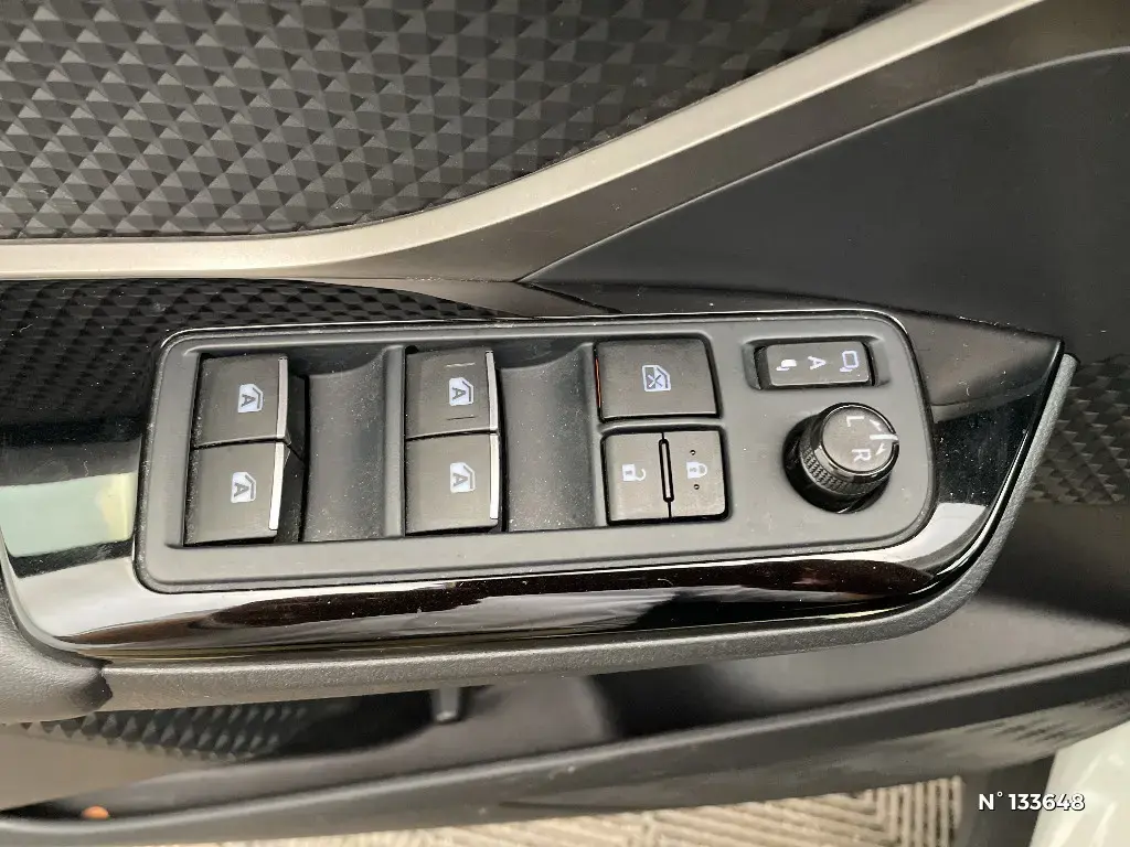 TOYOTA C-HR - Miniature 13