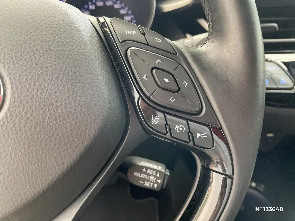 TOYOTA C-HR - Miniature 17