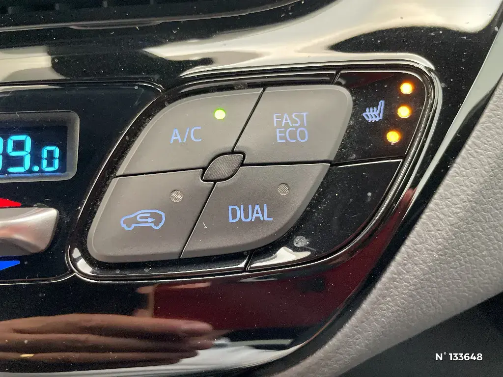 TOYOTA C-HR - Miniature 25