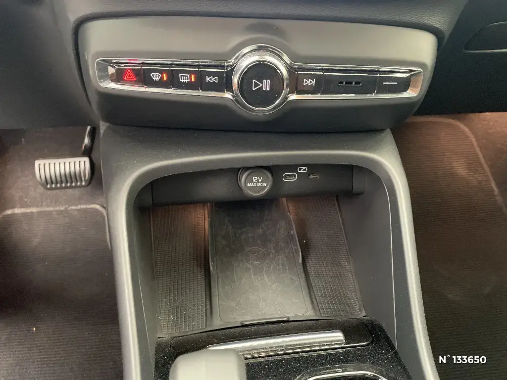 VOLVO XC40 - Miniature 13