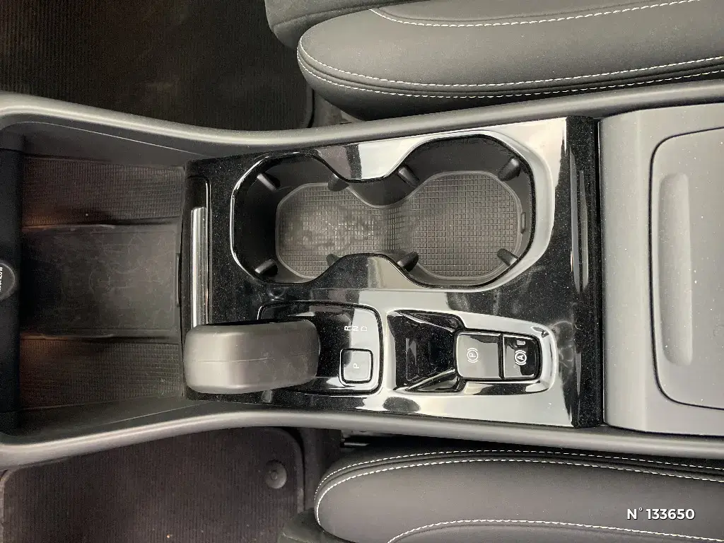 VOLVO XC40 - Miniature 21