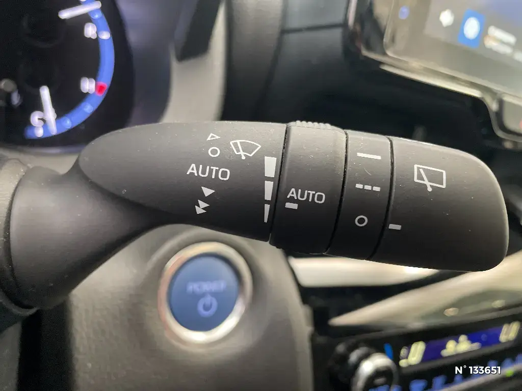 TOYOTA YARIS CROSS I - Miniature 16