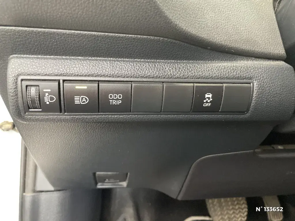 TOYOTA COROLLA XII - Miniature 11