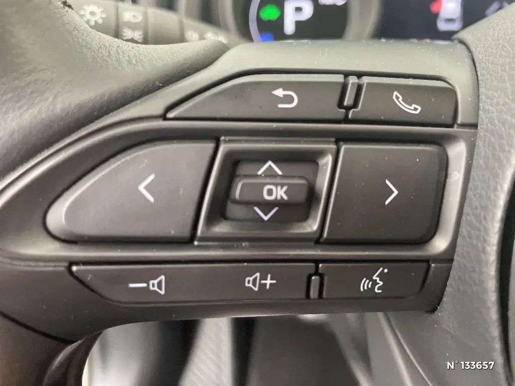 TOYOTA YARIS CROSS I - Miniature 14