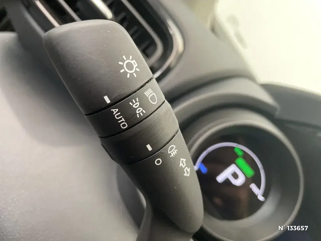 TOYOTA YARIS CROSS I - Miniature 16