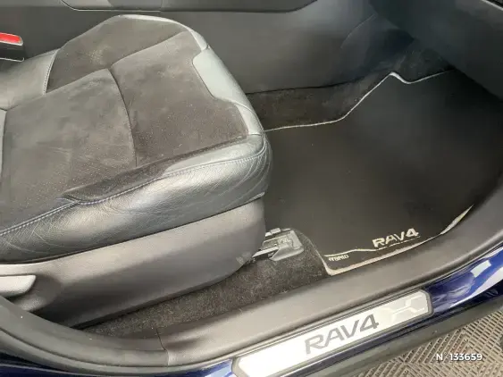 TOYOTA RAV4 V - voiture d'occasion - Photo 26