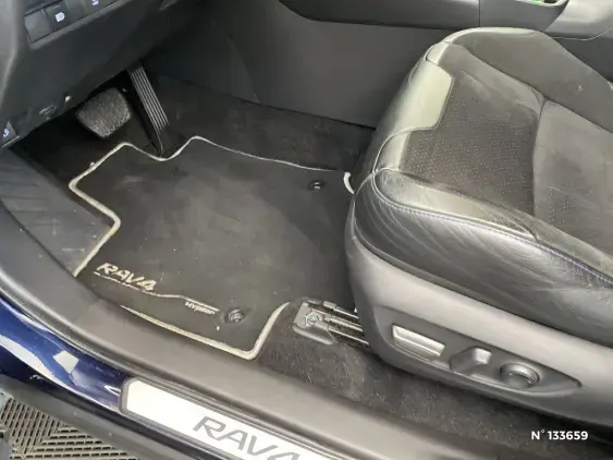 TOYOTA RAV4 V - voiture d'occasion - Photo 28