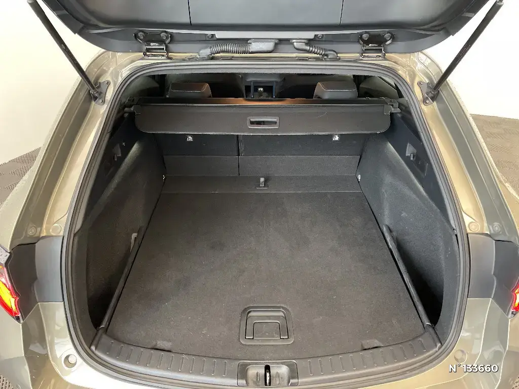 TOYOTA COROLLA XII - Miniature 10