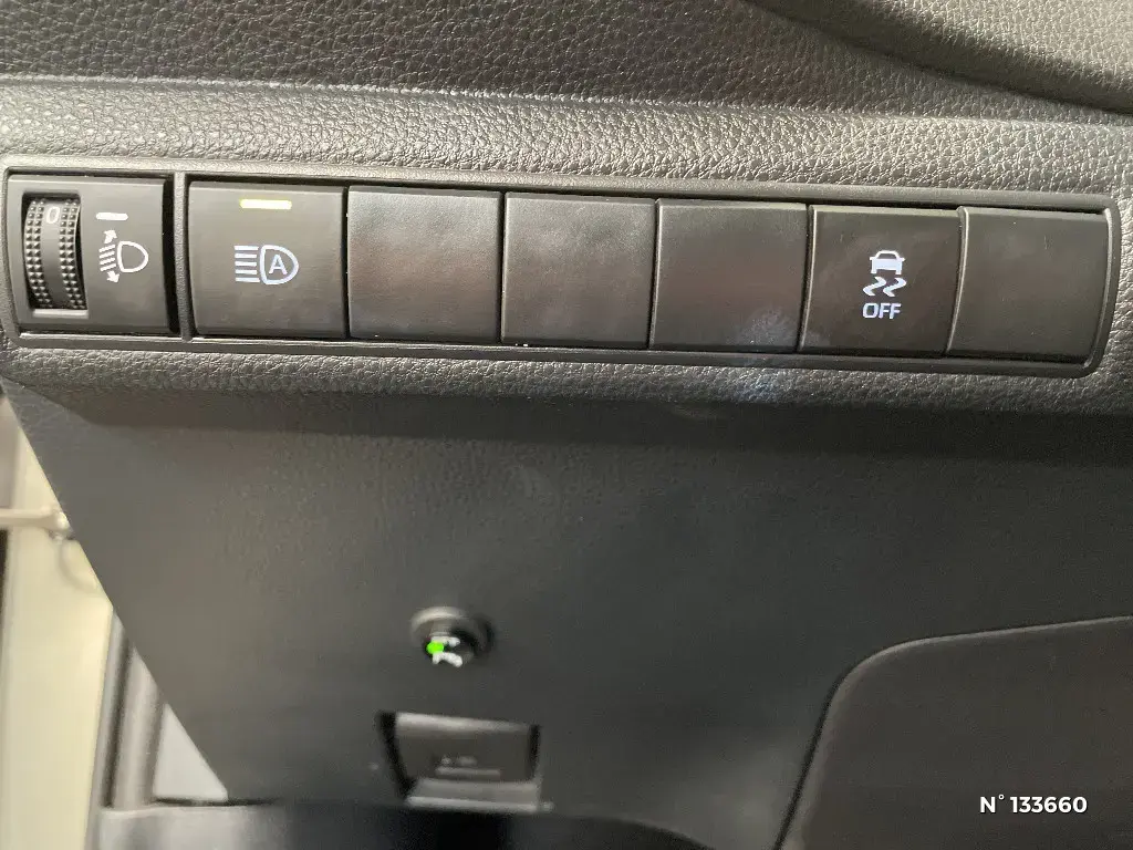 TOYOTA COROLLA XII - Miniature 11