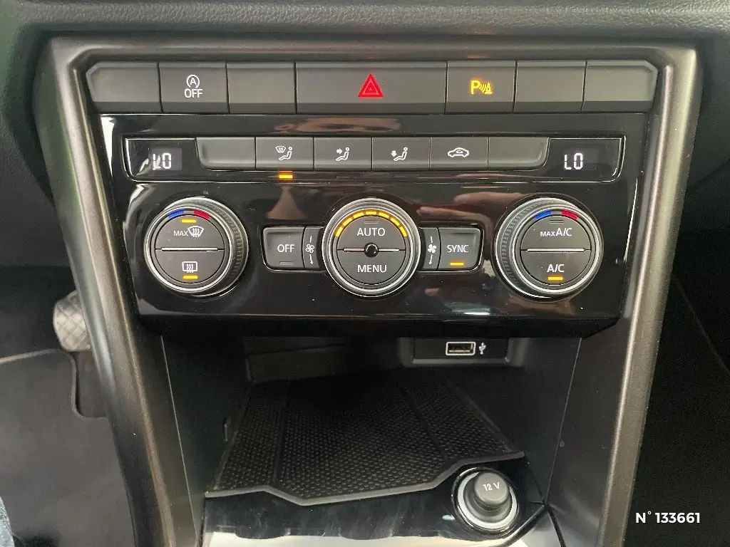 VOLKSWAGEN T-ROC - Miniature 12