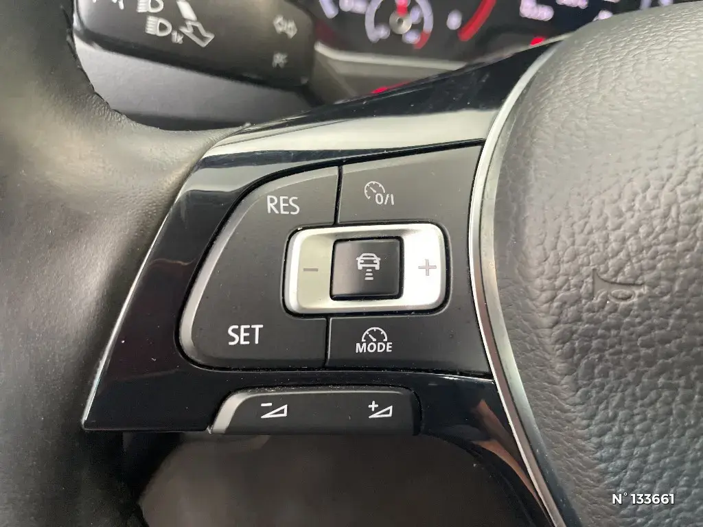 VOLKSWAGEN T-ROC - Miniature 19