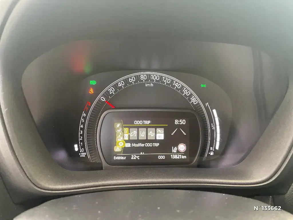TOYOTA AYGO X - Miniature 8