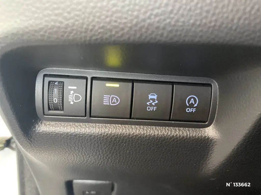 TOYOTA AYGO X - Miniature 11