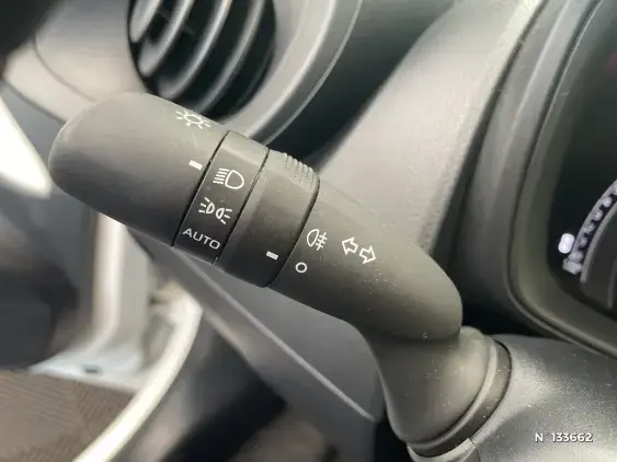 TOYOTA AYGO X - voiture d'occasion - Photo 40