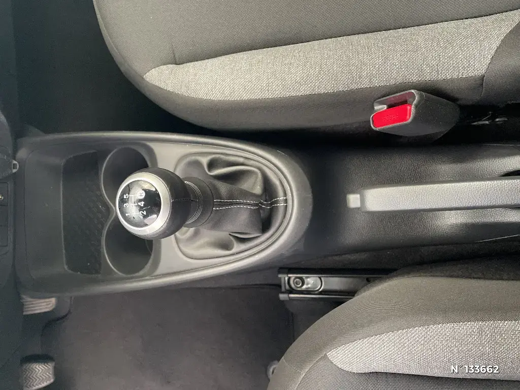 TOYOTA AYGO X - Miniature 22