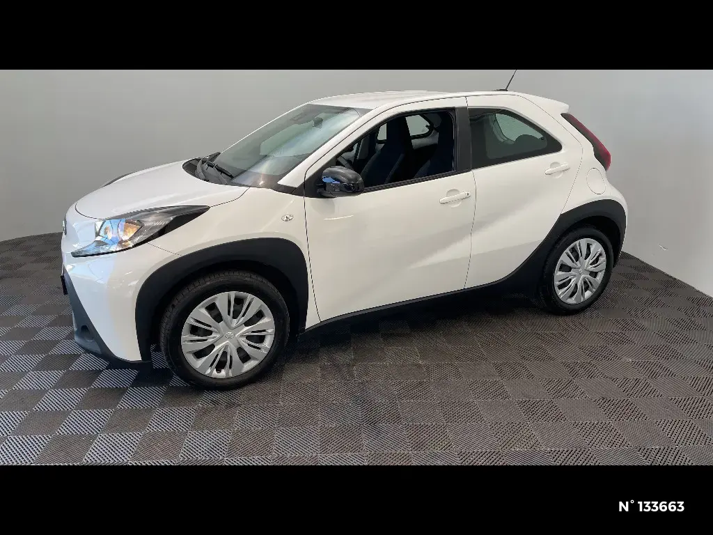TOYOTA AYGO X - Miniature 4