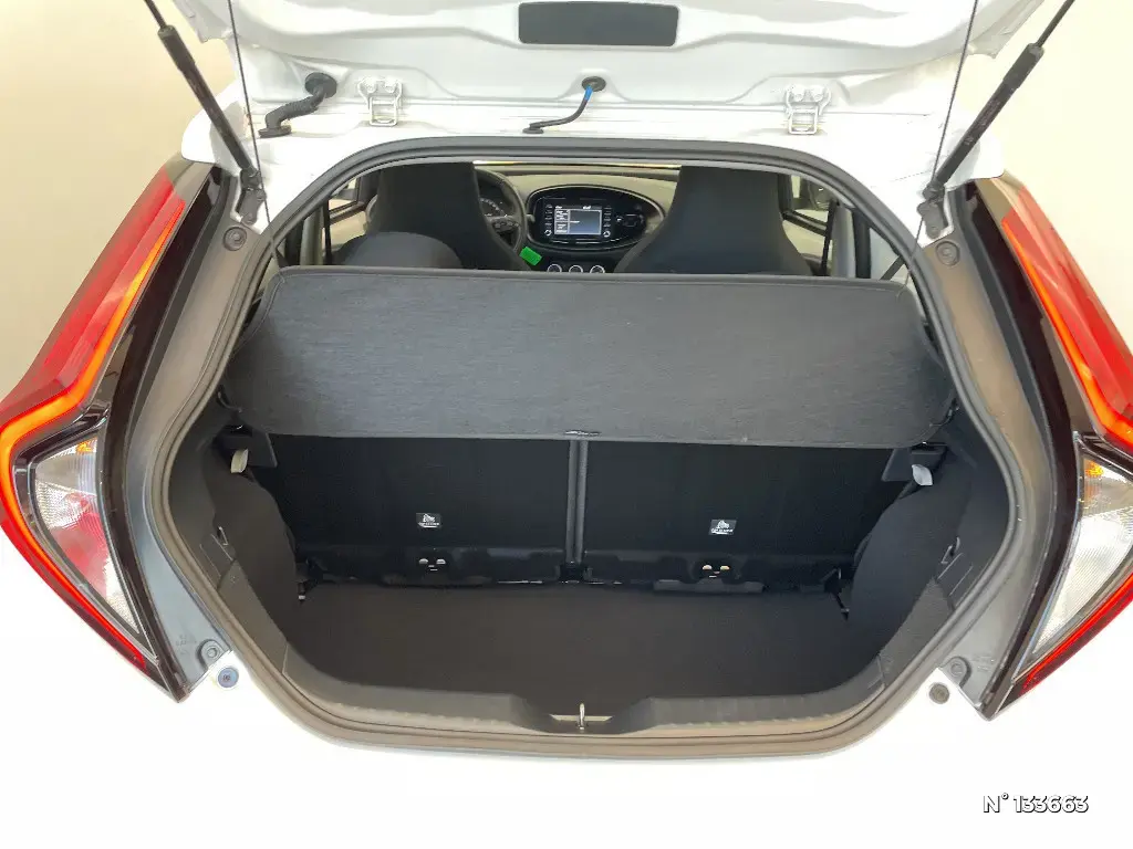 TOYOTA AYGO X - Miniature 10