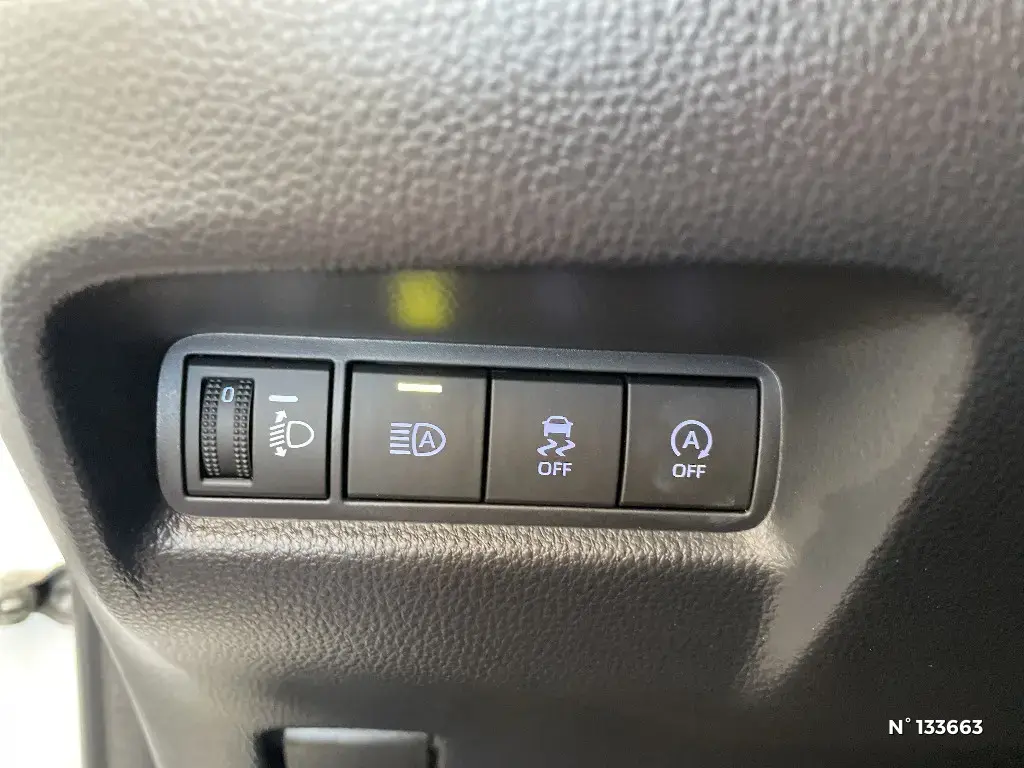 TOYOTA AYGO X - Miniature 11