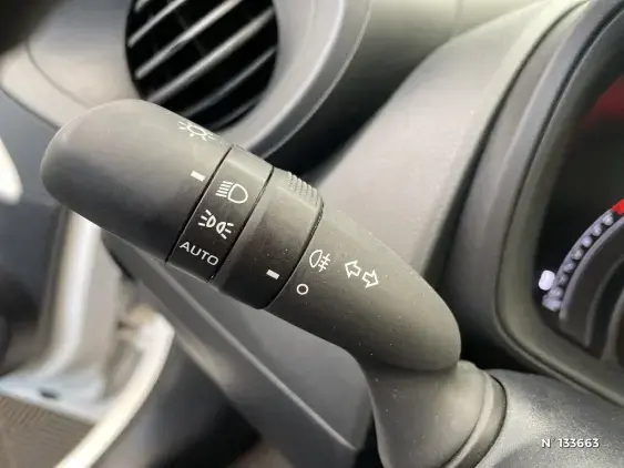 TOYOTA AYGO X - voiture d'occasion - Photo 40