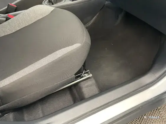 TOYOTA AYGO X - voiture d'occasion - Photo 26