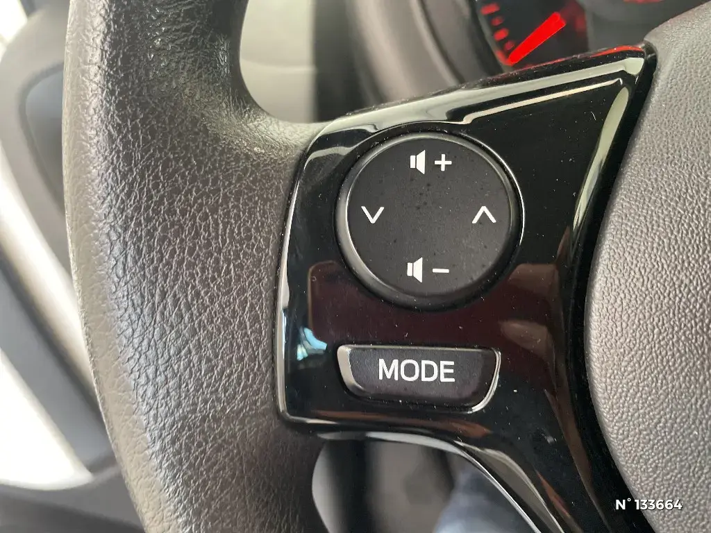 TOYOTA AYGO II - Miniature 17