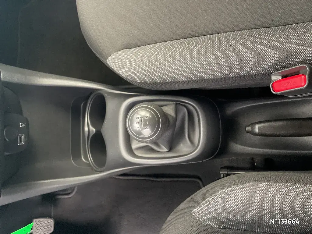 TOYOTA AYGO II - Miniature 21