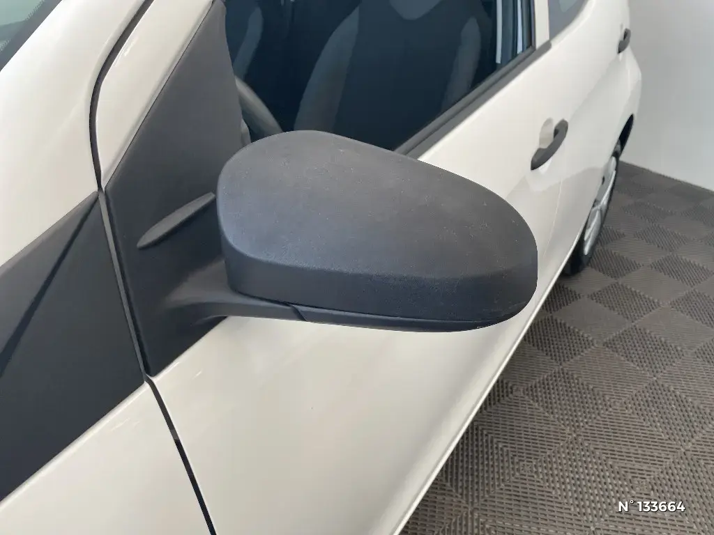 TOYOTA AYGO II - Miniature 22