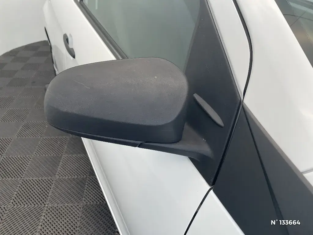 TOYOTA AYGO II - Miniature 24