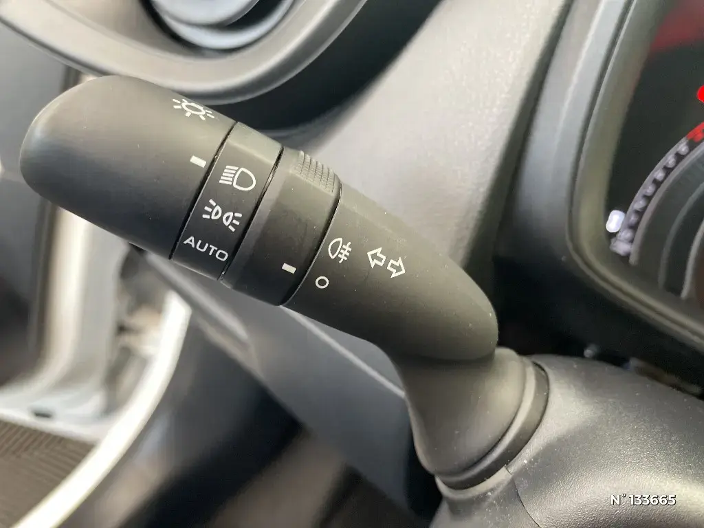 TOYOTA AYGO X - Miniature 20