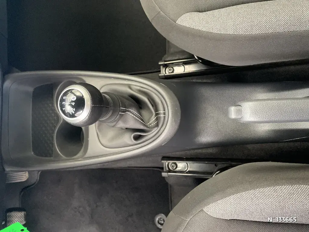 TOYOTA AYGO X - Miniature 21