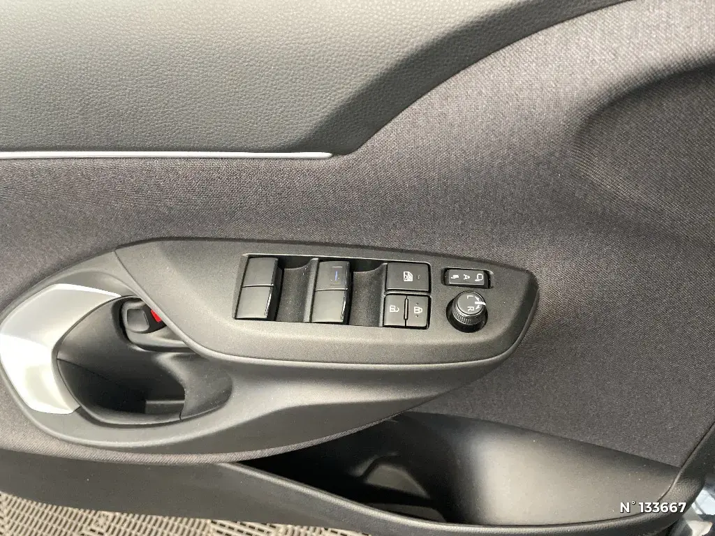 TOYOTA YARIS CROSS I - Miniature 12