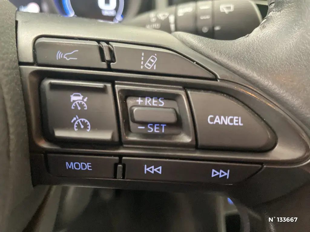 TOYOTA YARIS CROSS I - Miniature 14