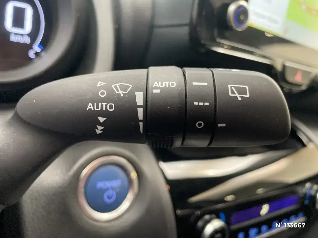 TOYOTA YARIS CROSS I - Miniature 16