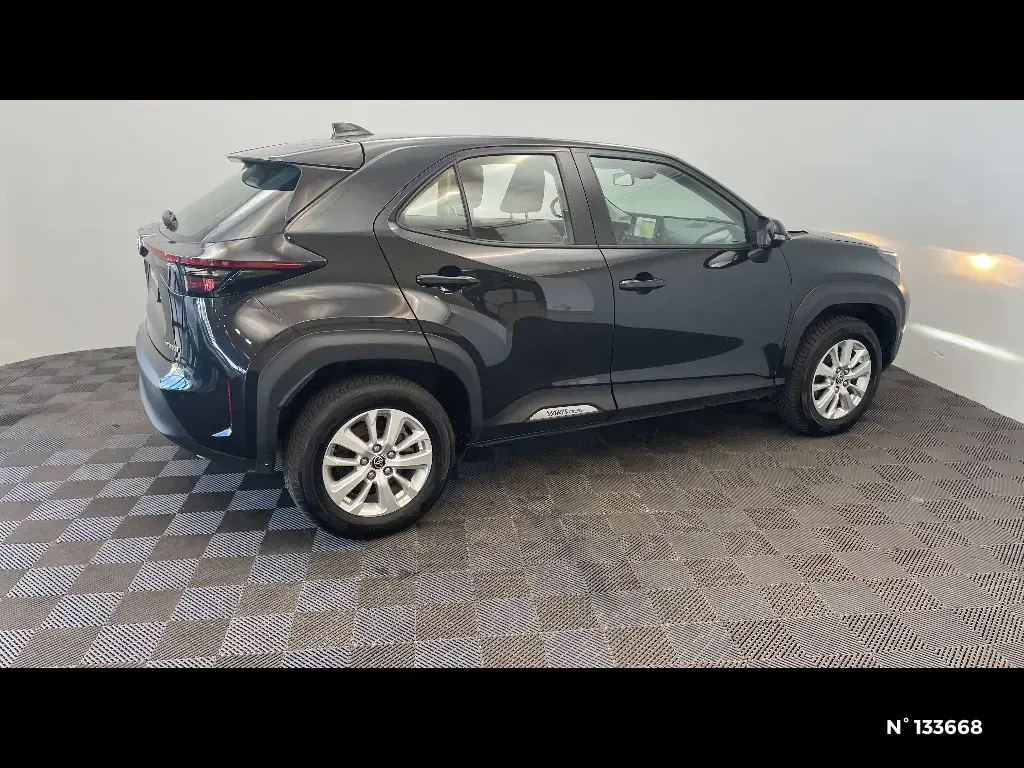 TOYOTA YARIS CROSS I - Miniature 3