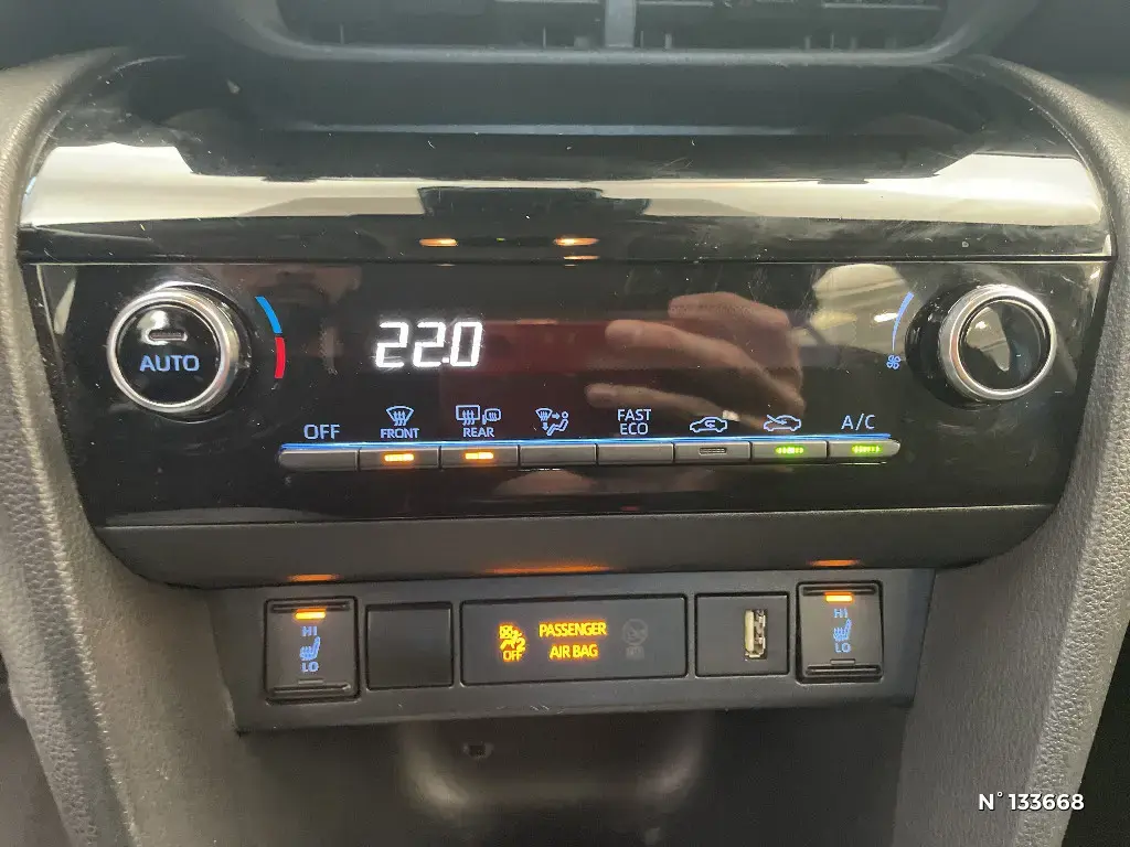 TOYOTA YARIS CROSS I - Miniature 12