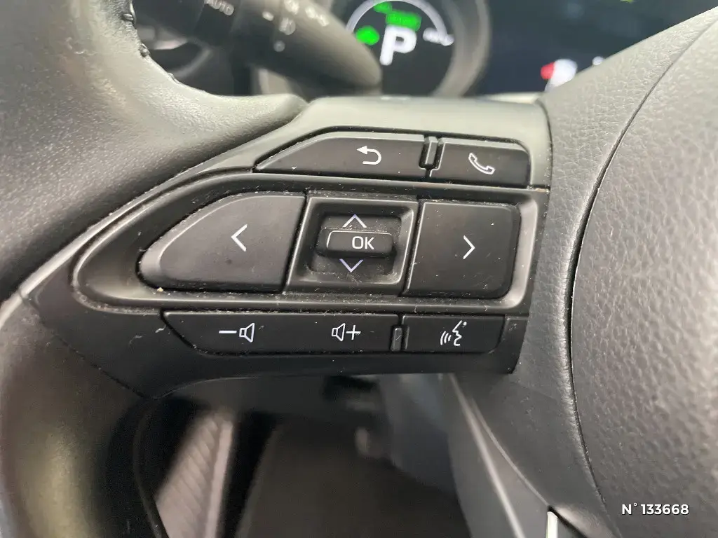 TOYOTA YARIS CROSS I - Miniature 18