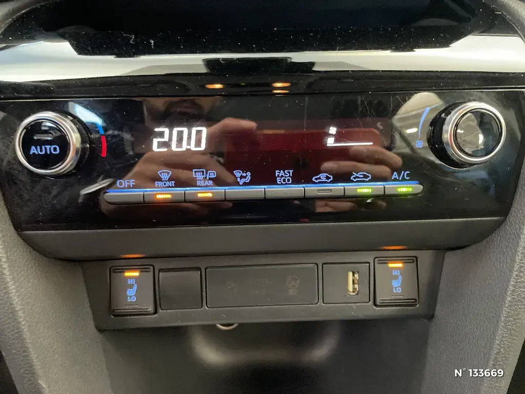 TOYOTA YARIS CROSS I - Miniature 17