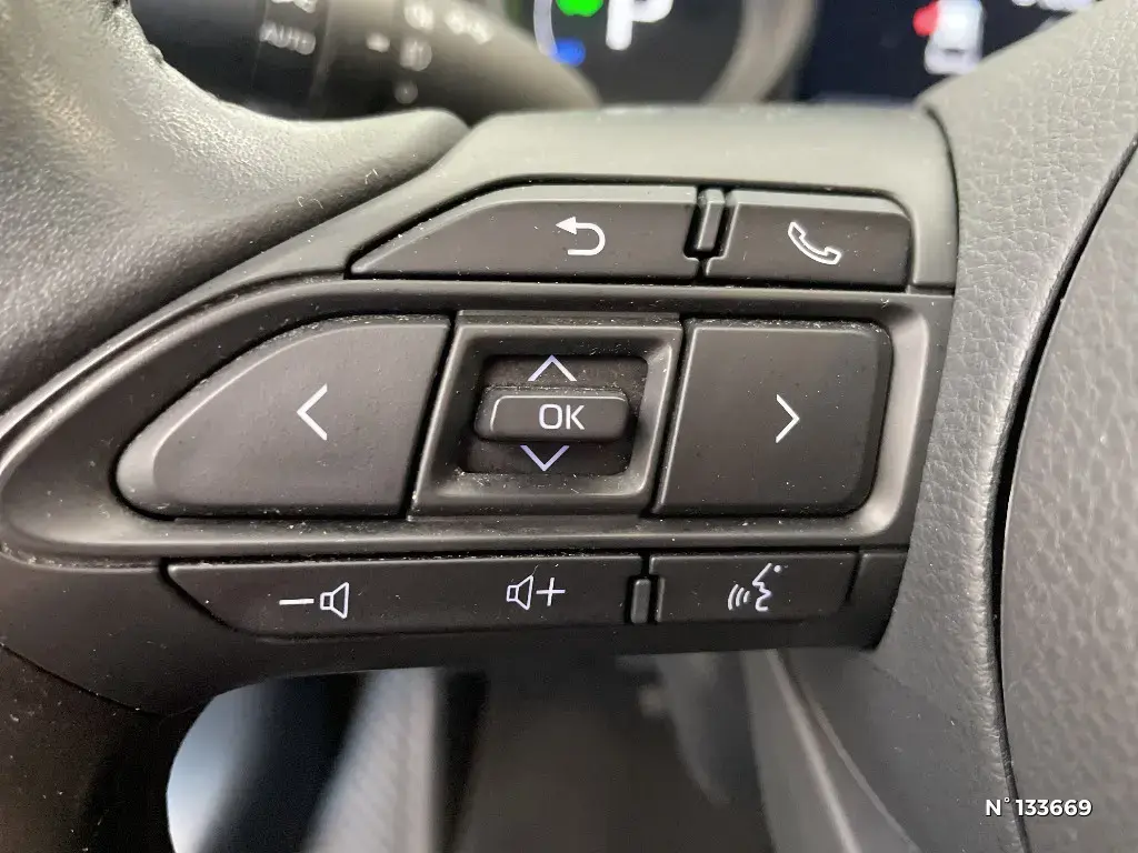 TOYOTA YARIS CROSS I - Miniature 18
