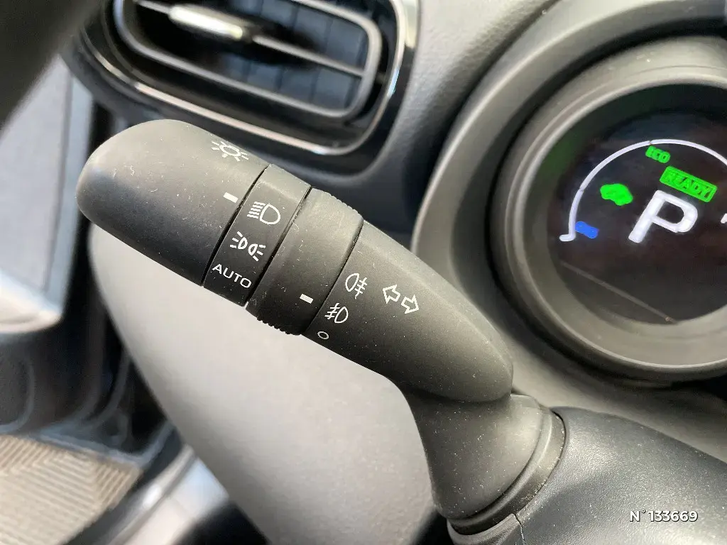 TOYOTA YARIS CROSS I - Miniature 21