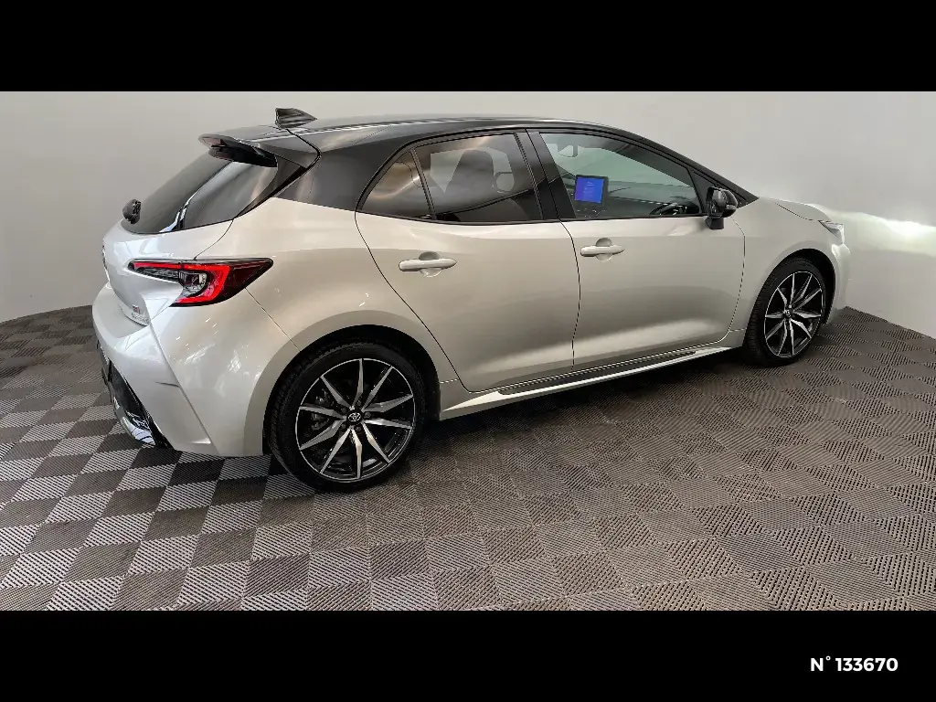 TOYOTA COROLLA XII - Miniature 3
