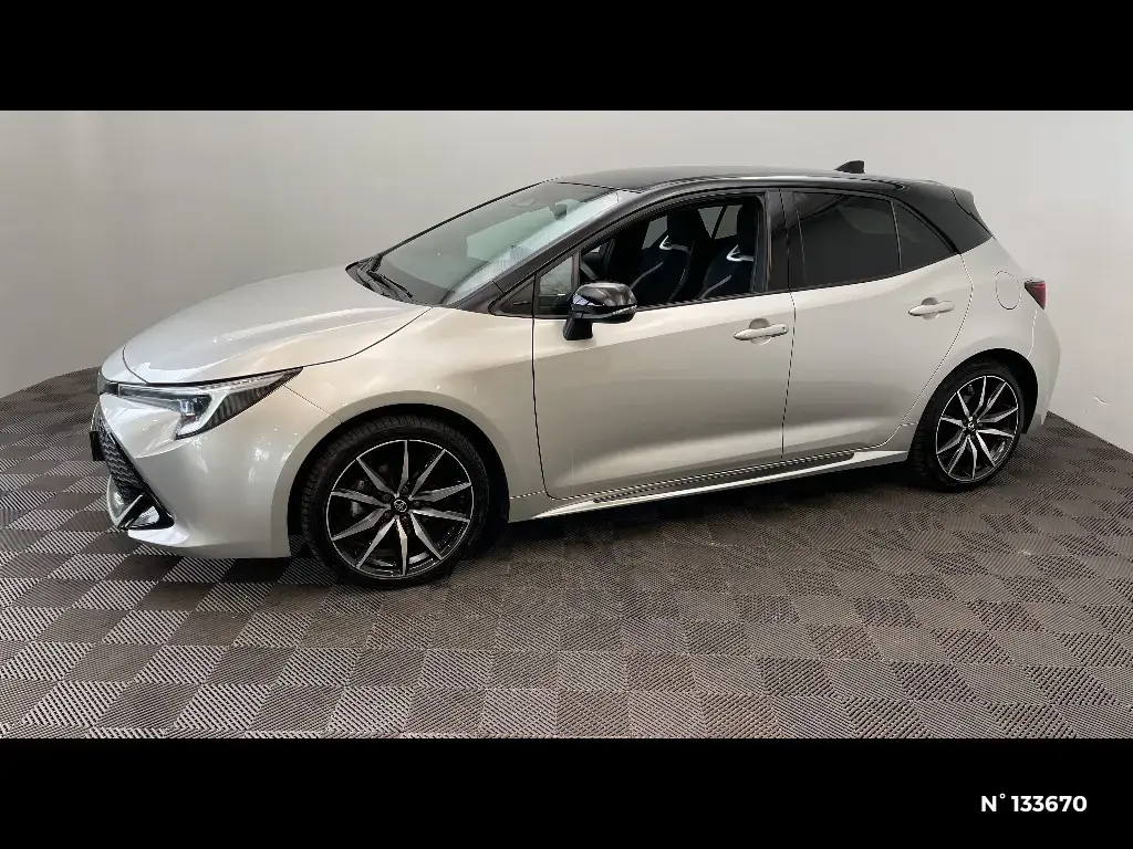 TOYOTA COROLLA XII - Miniature 4