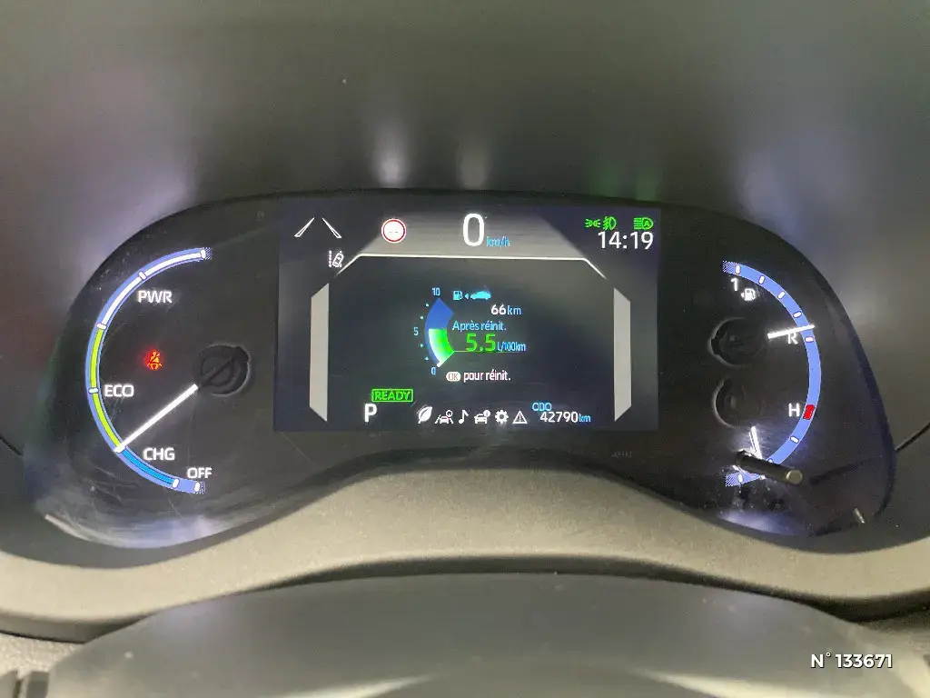 TOYOTA YARIS CROSS I - Miniature 8