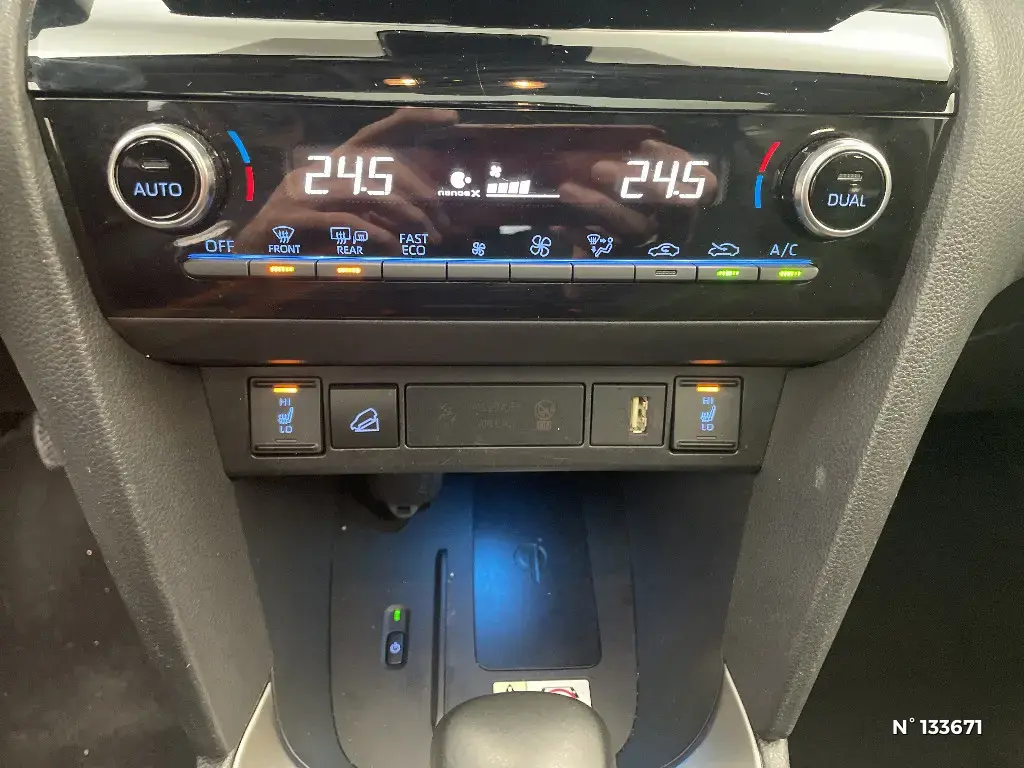 TOYOTA YARIS CROSS I - Miniature 12