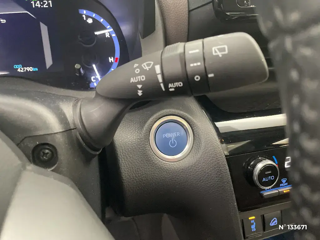 TOYOTA YARIS CROSS I - Miniature 20