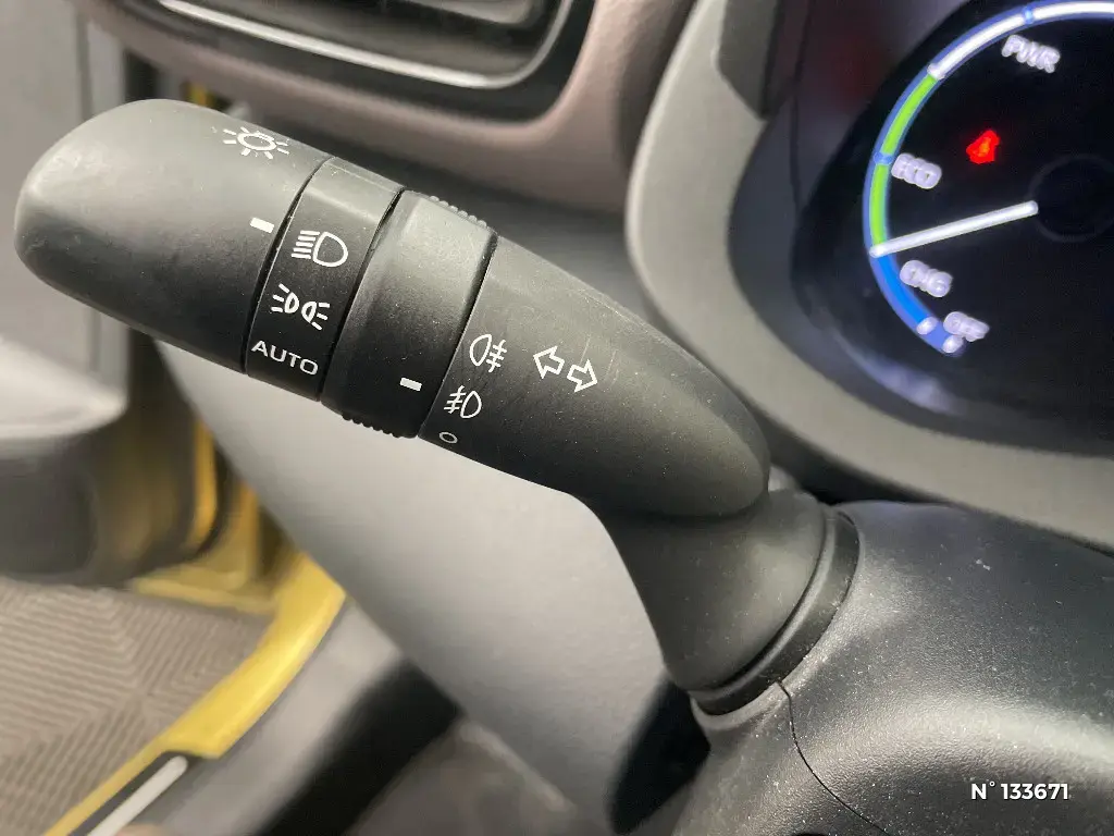 TOYOTA YARIS CROSS I - Miniature 21