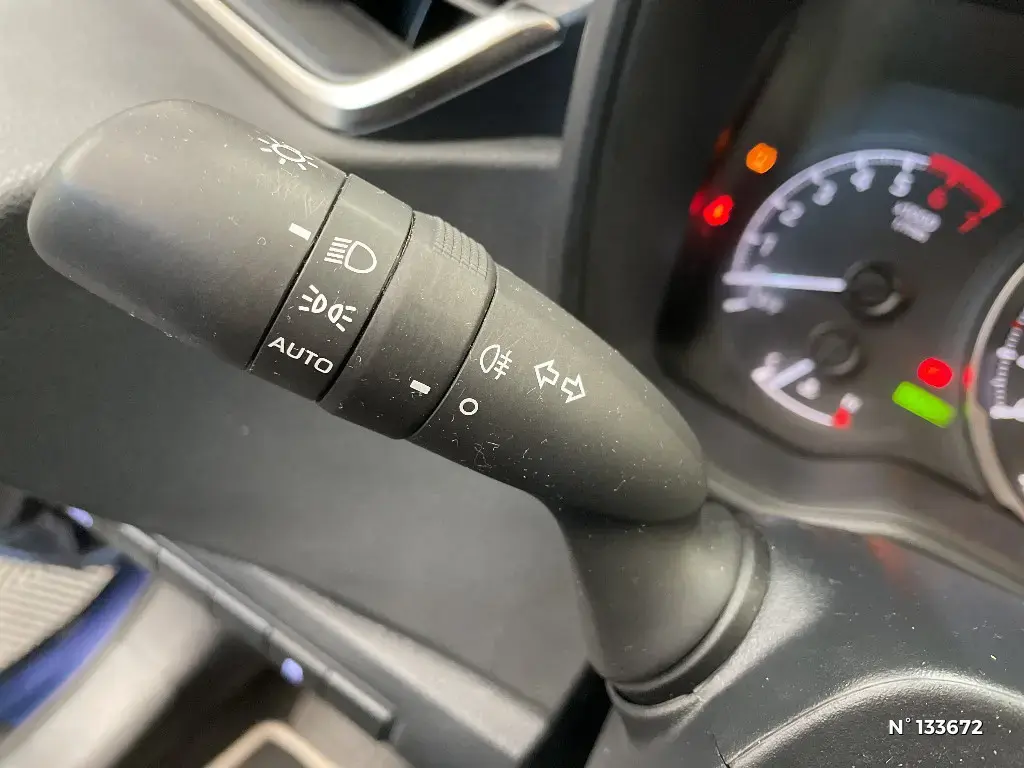 TOYOTA COROLLA XII - Miniature 21